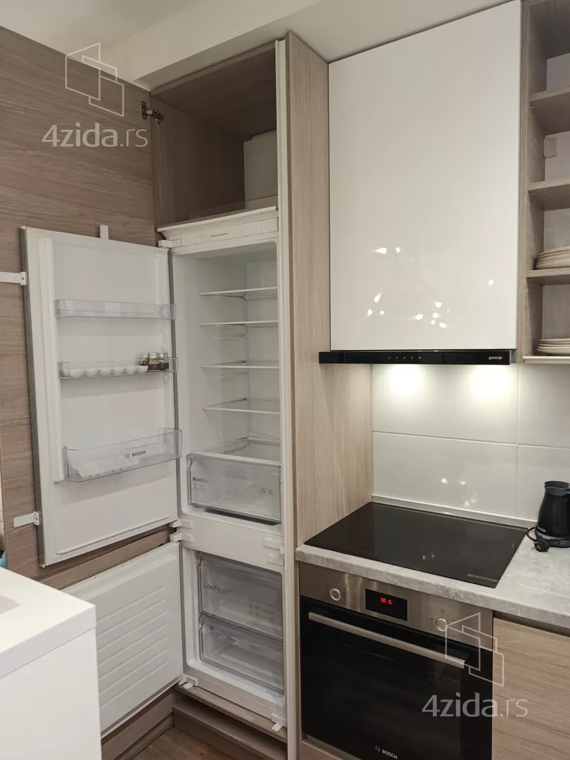 Trosoban stan za izdavanje, Paviljoni, 1.000€, 80m² — 13