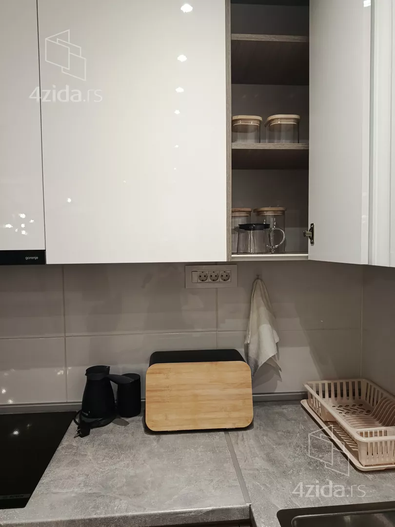 Trosoban stan za izdavanje, Paviljoni, 1.000€, 80m² — 14