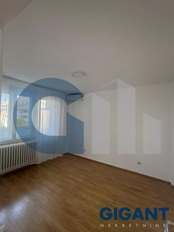 Trosoban stan za izdavanje, Poštanska Štedionica, 700€, 83m² — 3