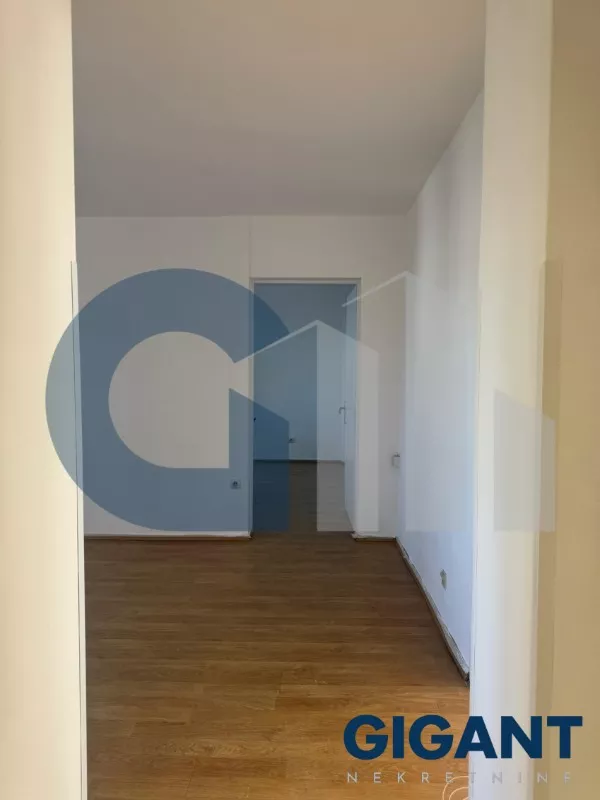 Trosoban stan za izdavanje, Poštanska Štedionica, 700€, 83m² — 5