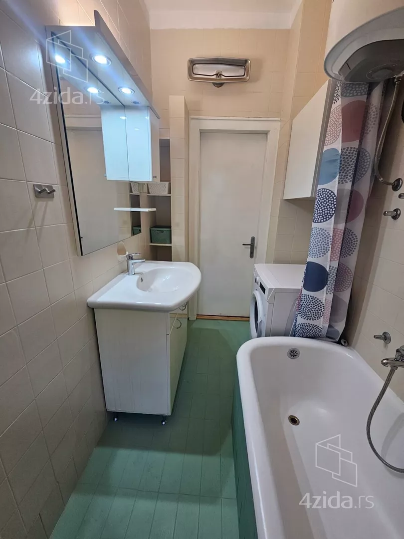Trosoban stan za izdavanje, Senjak, 1.100€, 85m² — 11