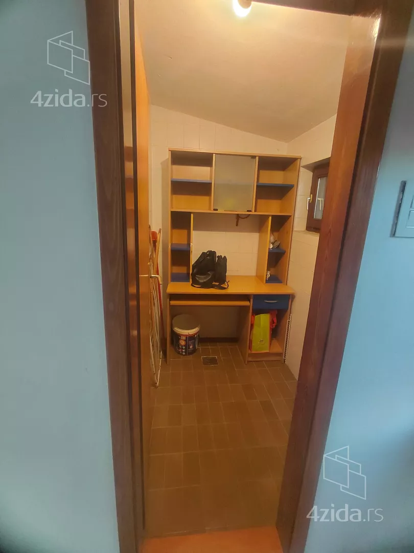 Trosoban stan za izdavanje, Sutjeska Ulica 2 12, 450€, 96m² — 4