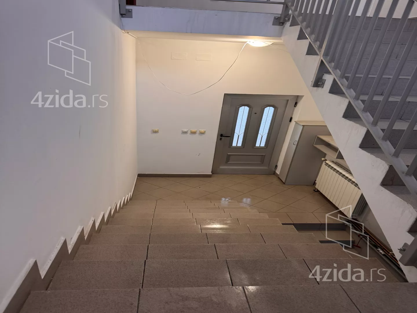 Trosoban stan za izdavanje, Ugrinovački Put 2 Deo 32, 749€, 96m² — 2