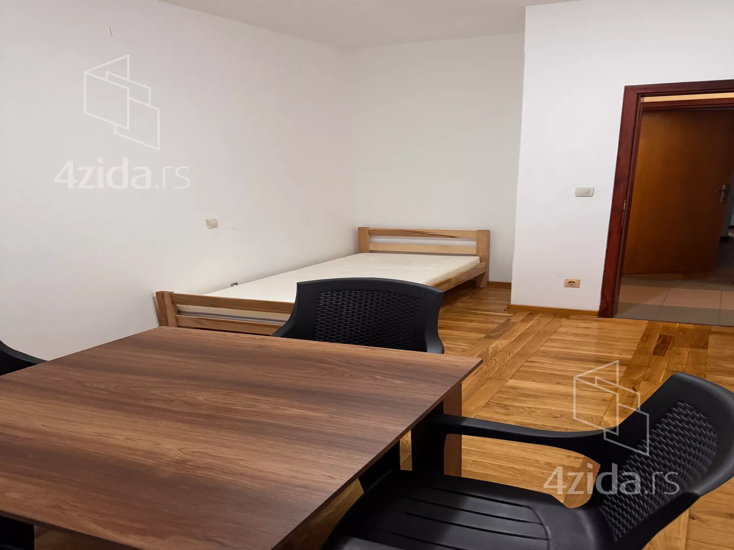 Trosoban stan za izdavanje, Ugrinovački Put 2 Deo 32, 749€, 96m² — 4