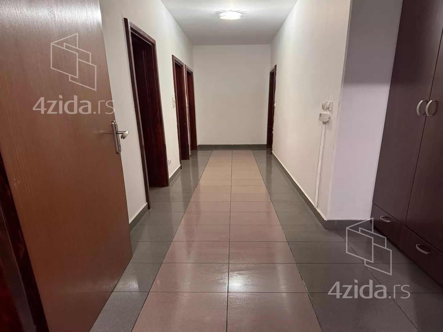 Trosoban stan za izdavanje, Ugrinovački Put 2 Deo 32, 749€, 96m² — 8