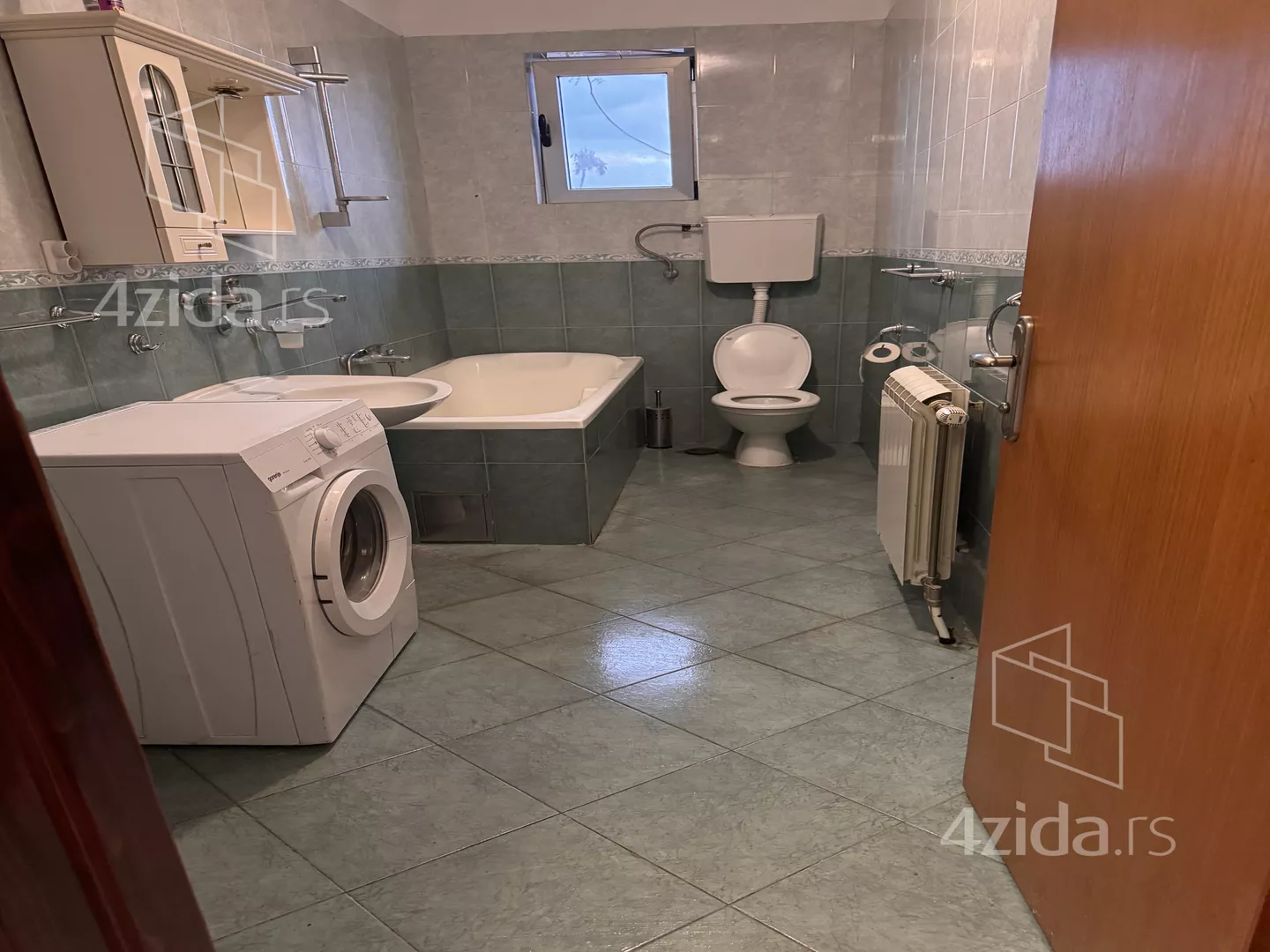 Trosoban stan za izdavanje, Ugrinovački Put 2 Deo 32, 749€, 96m² — 9