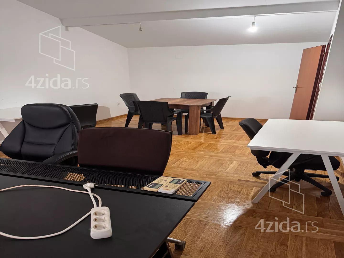 Trosoban stan za izdavanje, Ugrinovački Put 2 Deo 32, 749€, 96m² — 12