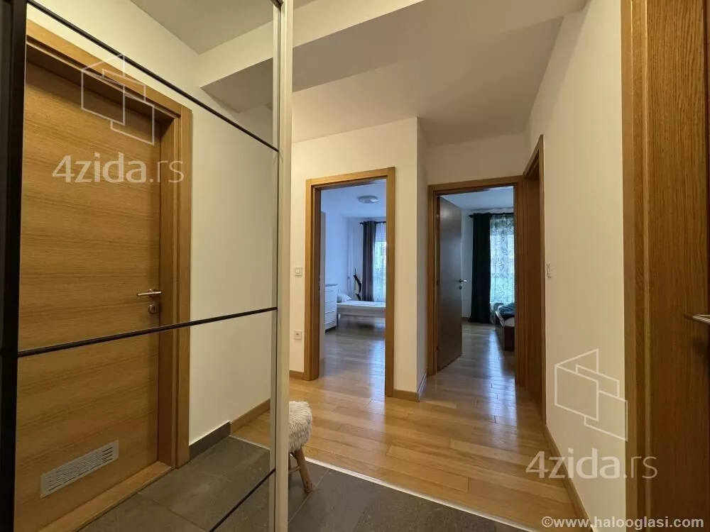 Trosoban stan za izdavanje, Šumadijska 36, 1.000€, 71m² — 4