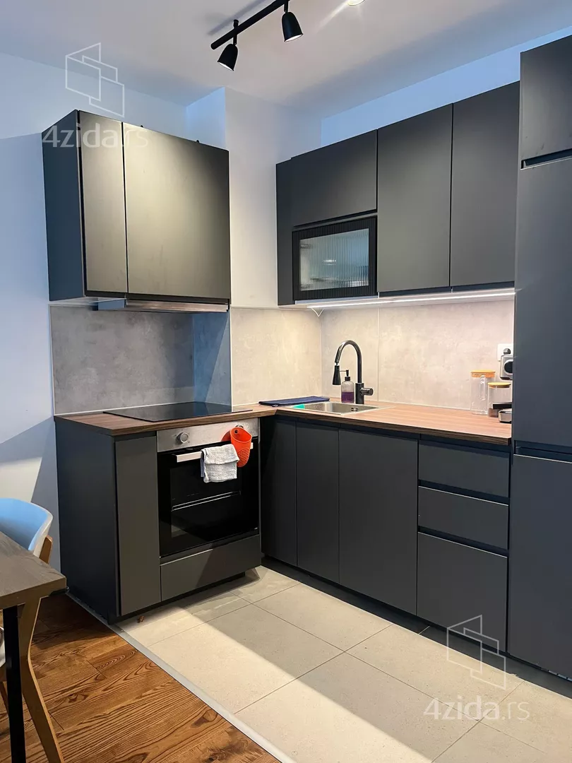 Trosoban stan za izdavanje, Višnjičko polje, 850€, 67m² — 4