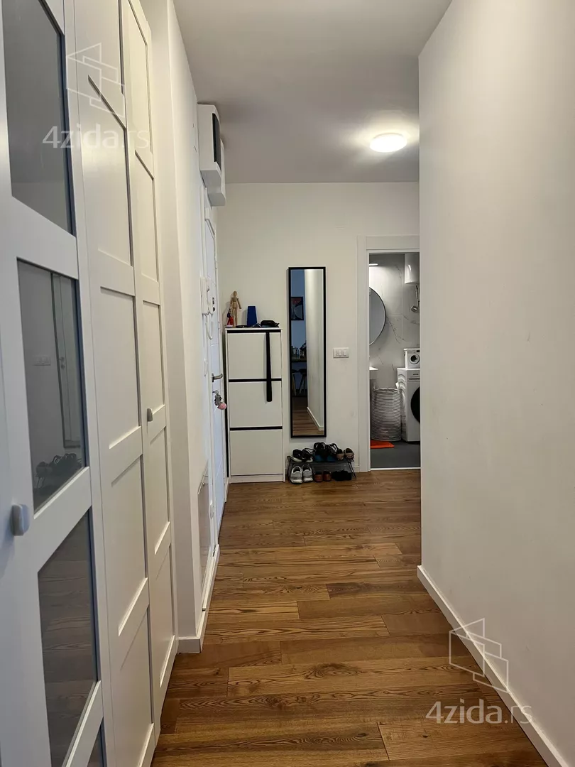 Trosoban stan za izdavanje, Višnjičko polje, 850€, 67m² — 5