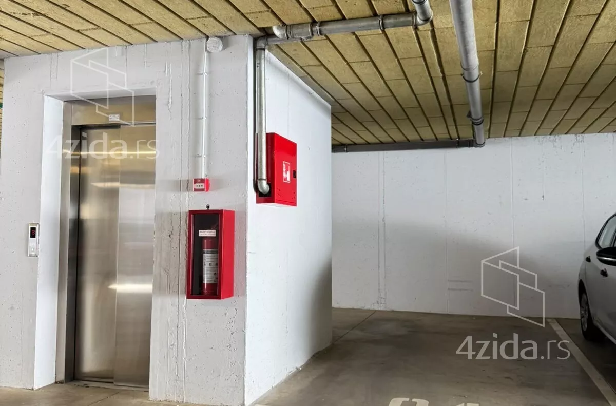 Trosoban stan za izdavanje, Višnjičko polje, 850€, 67m² — 11