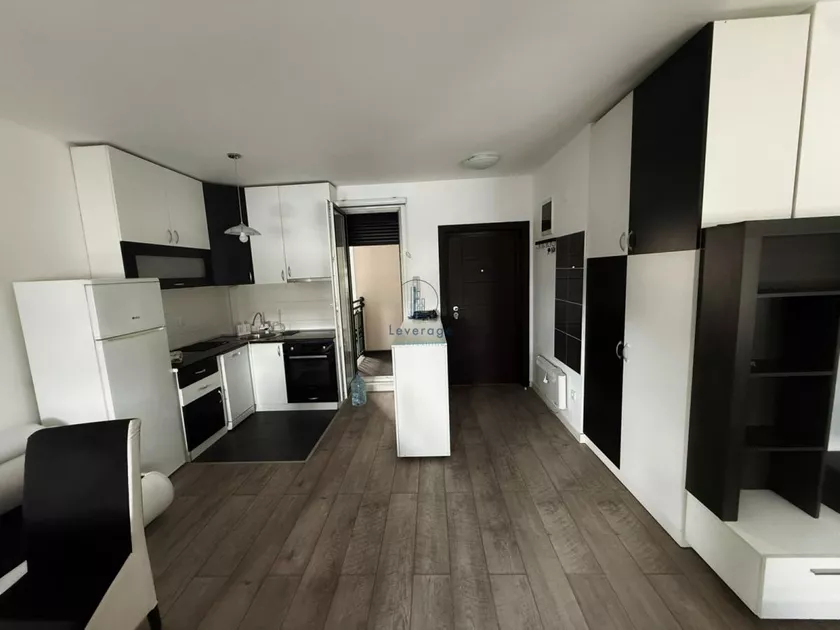 Trosoban stan za izdavanje, Vjekoslava Kovača, 600€, 60m² — 2