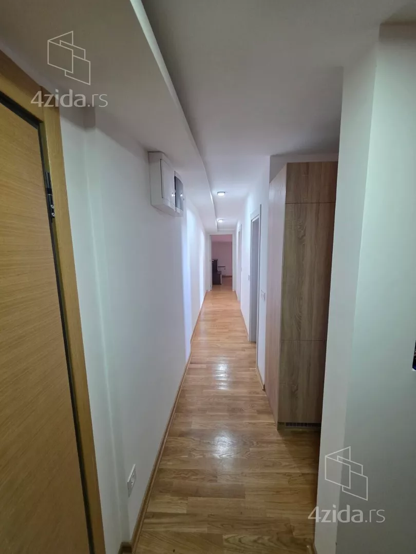Trosoban stan za izdavanje, Vojvode Prijezde 27, 750€, 75m² — 12