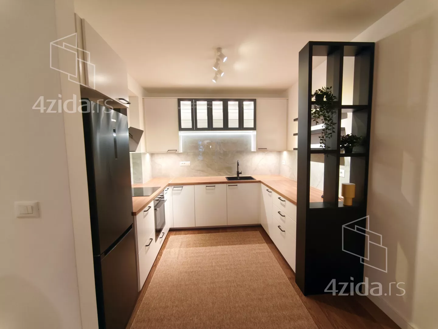 Trosoban stan za izdavanje, Vračar, 2.200€, 99m² — 5