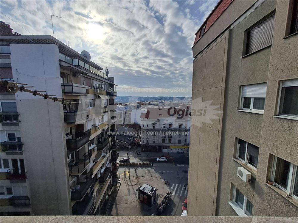 Trostrano orijentisan stan u srcu Vracara — 8