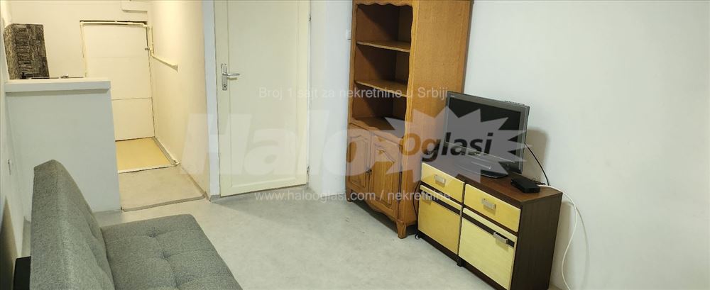 U Beogradu Zvezdara Bulbulder izdajem cetvorosoban — 2