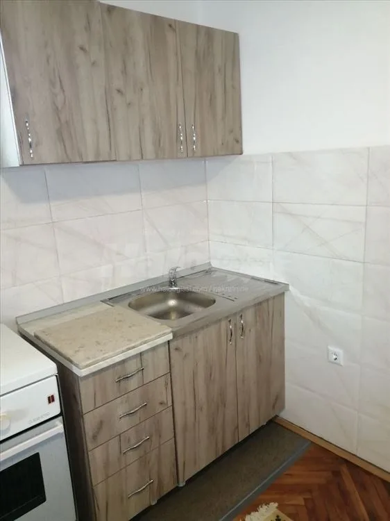 U centru Zemuna dvosoban namešten stan stan — 5