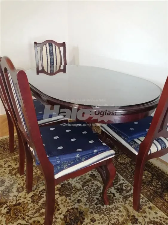 U centru Zemuna dvosoban namešten stan stan — 12
