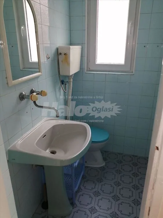 U centru Zemuna dvosoban namešten stan stan — 14