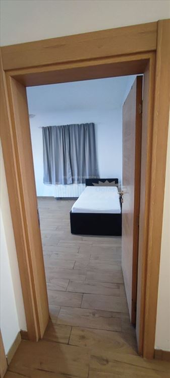 Iznajmljuje se stan na Voždovcu 150m2. — 8