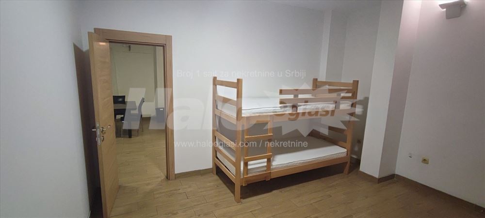 Iznajmljuje se stan na Voždovcu 150m2. — 10