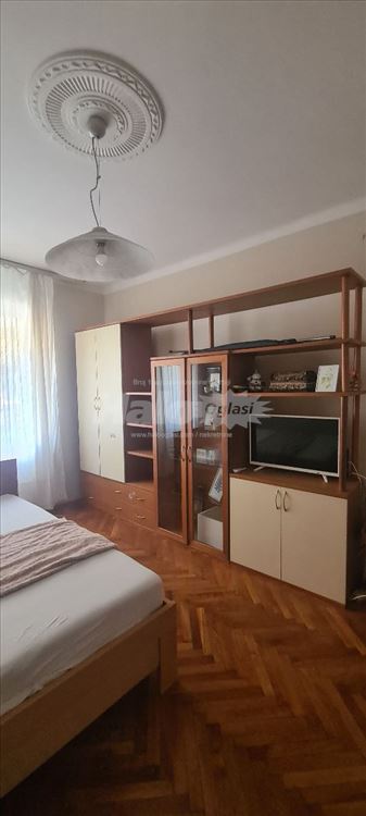 Udoban stan u centru — 2