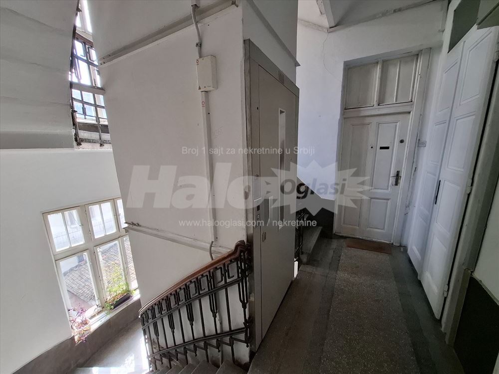 Uknjižen salonac, lift, Cvetni trg, bez provizije — 3