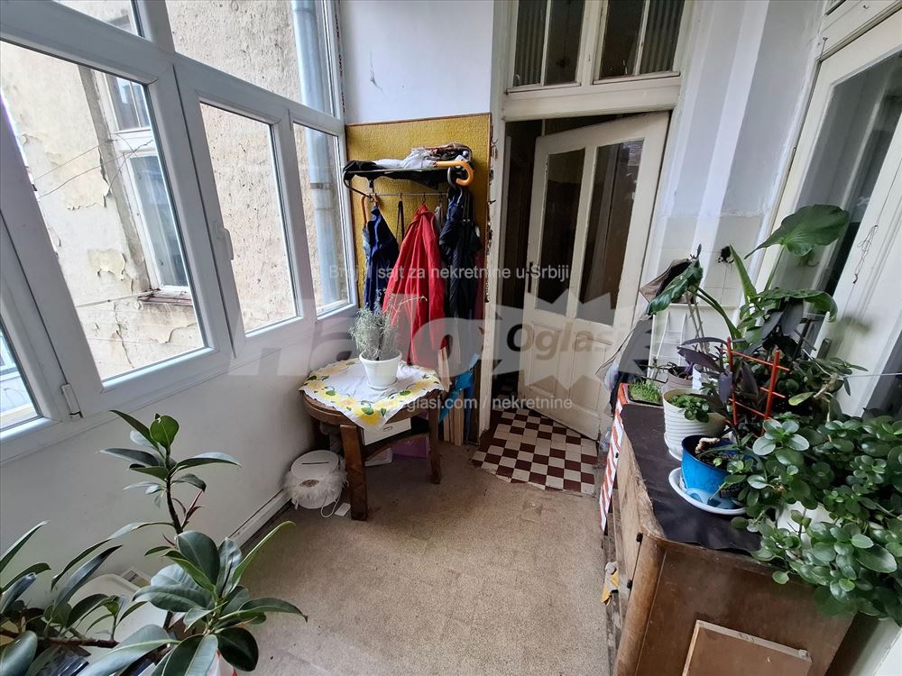 Uknjižen salonac, lift, Cvetni trg, bez provizije — 4