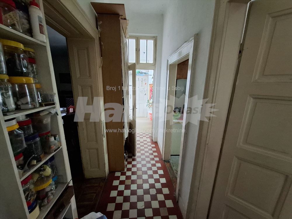 Uknjižen salonac, lift, Cvetni trg, bez provizije — 6