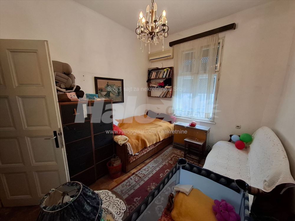 Uknjižen salonac, lift, Cvetni trg, bez provizije — 8