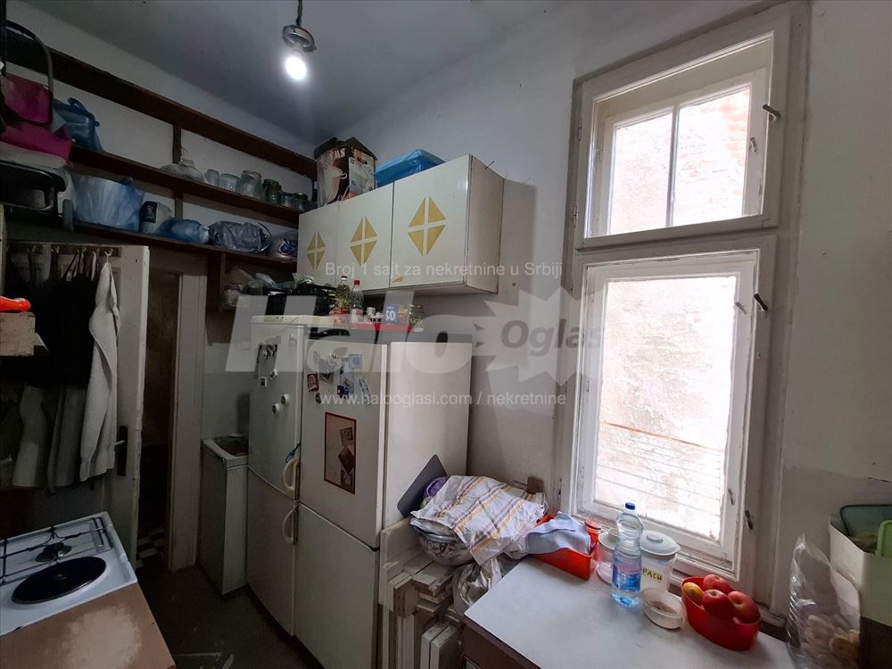 Uknjižen salonac, lift, Cvetni trg, bez provizije — 10