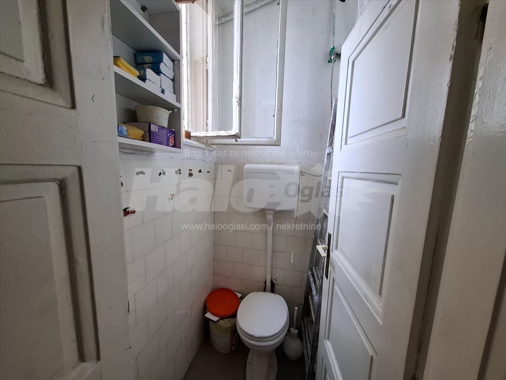 Uknjižen salonac, lift, Cvetni trg, bez provizije — 13