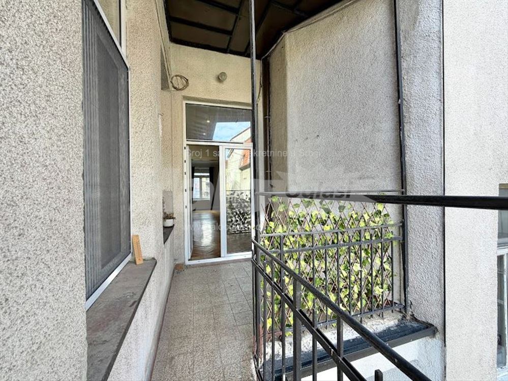 Uknjižen salonac u Kralja Milana — 15