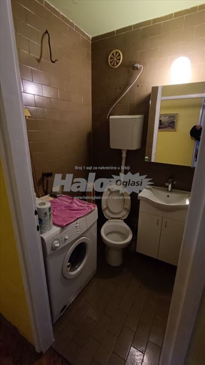Uknjižen stan na Banovom Brdu, odmah useljiv — 12
