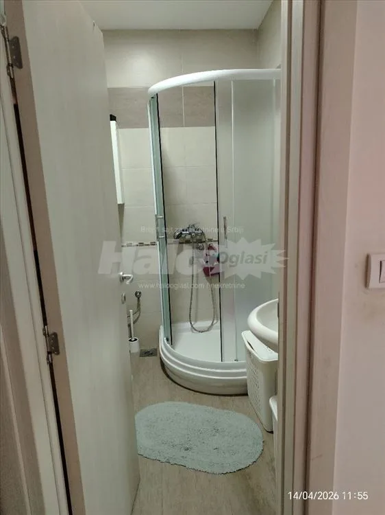 Uknjižen stan u centru Borče 2 — 6