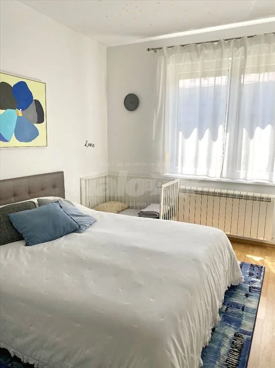 Uknjižen top stan 91 m2 + 20 m2 Gemax kod Metroa — 7