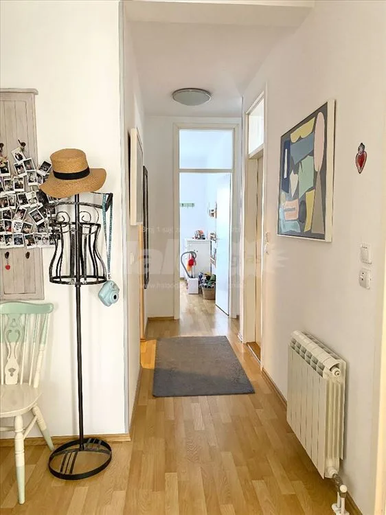 Uknjižen top stan 91 m2 + 20 m2 Gemax kod Metroa — 8