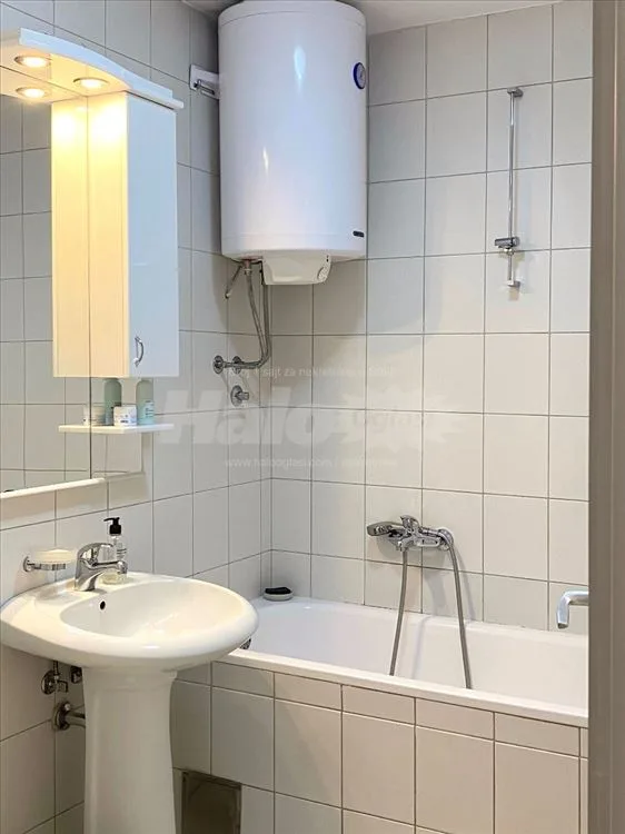 Uknjižen top stan 91 m2 + 20 m2 Gemax kod Metroa — 14