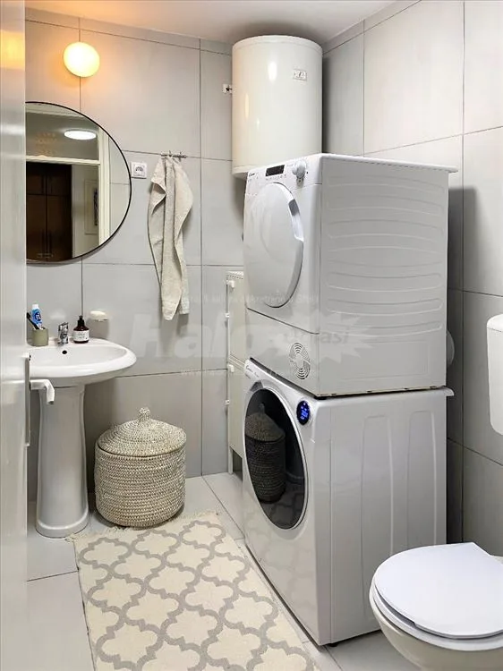 Uknjižen top stan 91 m2 + 20 m2 Gemax kod Metroa — 15