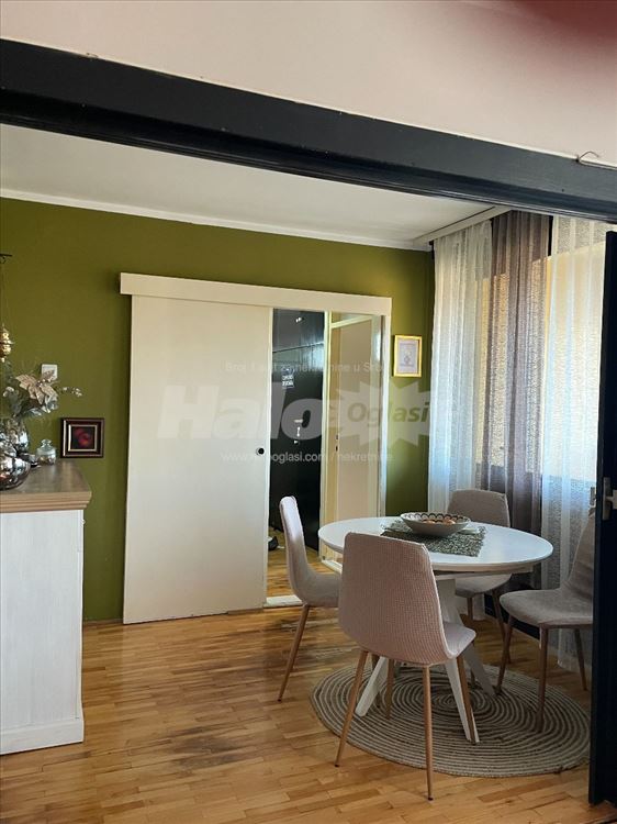 Uknjižen trosoban stan 75m² (+4m2 terase)- 25. maj — 4