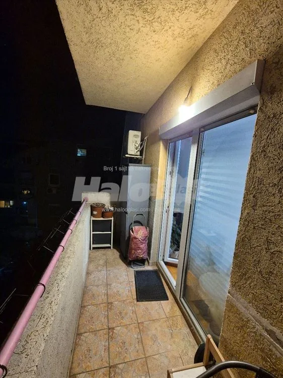 Uknjizen, 39m2, spavaca soba, terasa, parking — 11