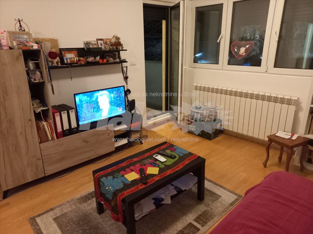 Uknjizen dvosoban stan na idealnoj lokaciji — 3