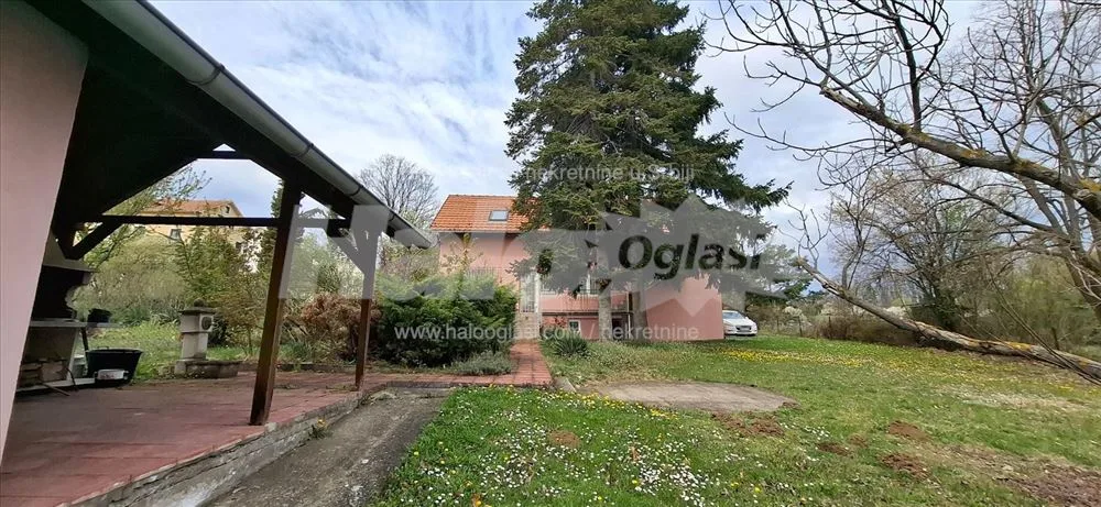 Uknjizena kuca na dva sprata sa 21 ar placa — 5