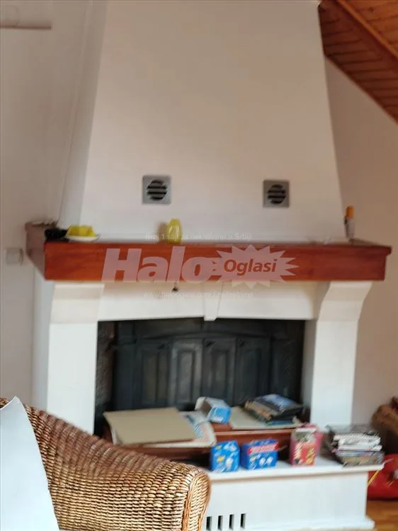 Uknjizena kuca na dva sprata sa 21 ar placa — 12