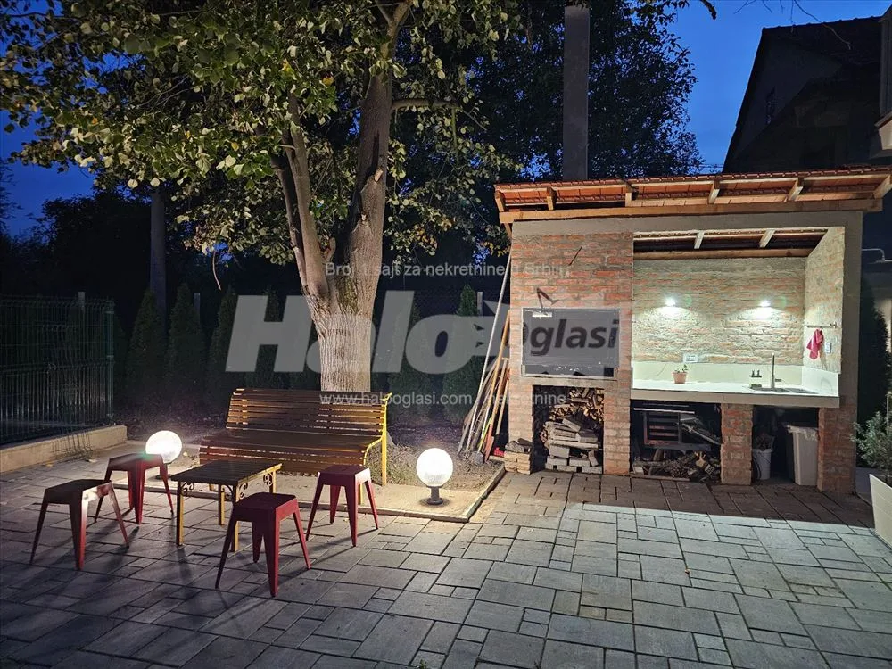 Uknjizena vila na Savi, bazen, spust za camac — 7