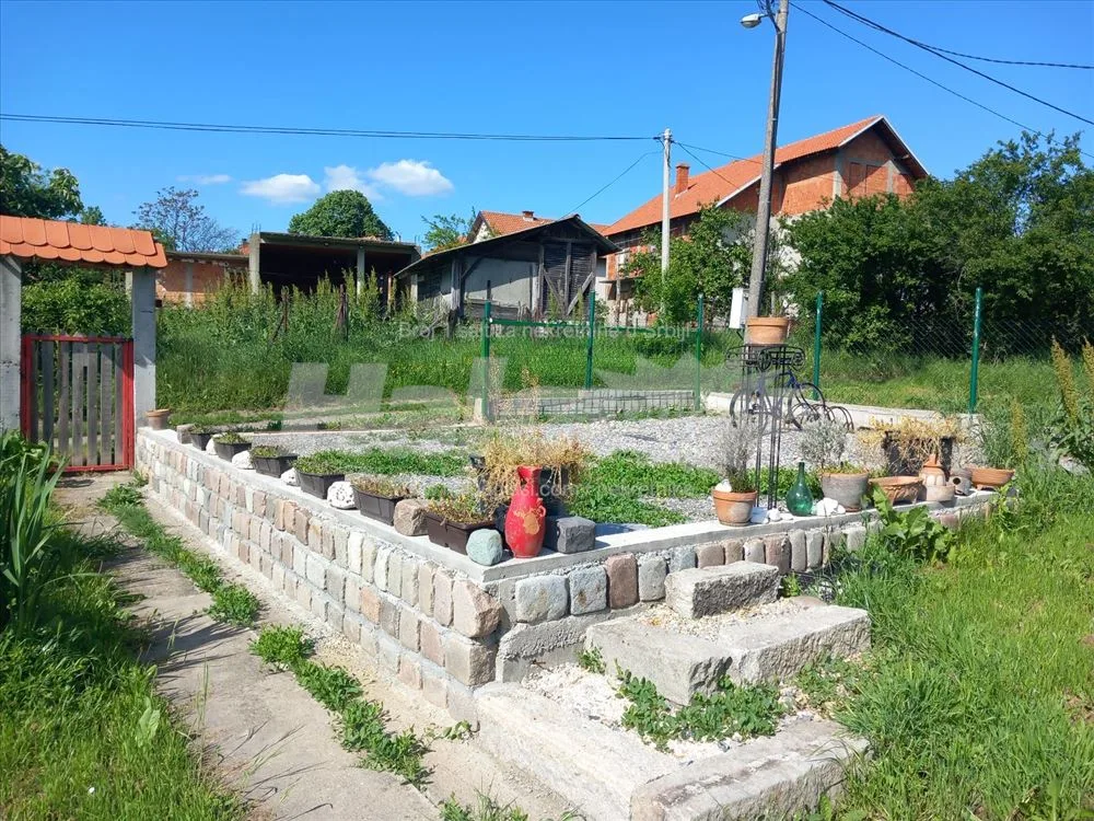 Umka,  Mala moštanica 27m2 — 2