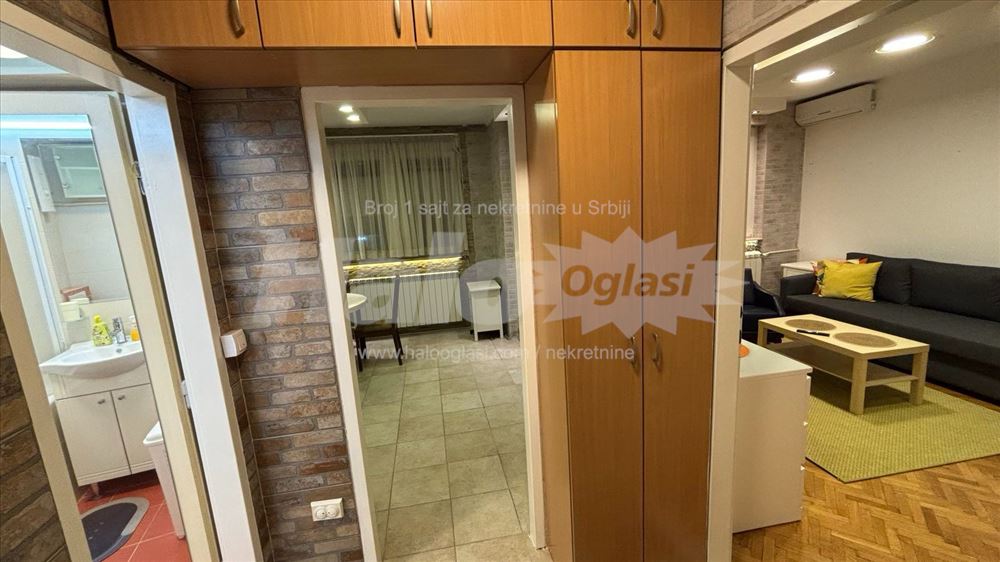 Uređen stan na najlepšem delu Liona. — 7