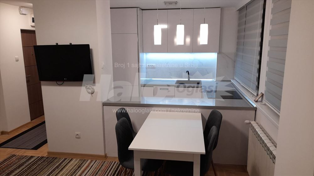 Ustanička, Šumice, lux — 5