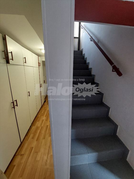 Ušuškan stan na Ceraku, parking+dvoriste — 7