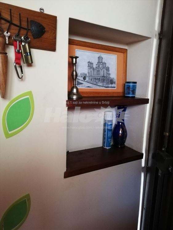 Ušuškan stan na Zvezdari blizu Cvetkove pijace — 11